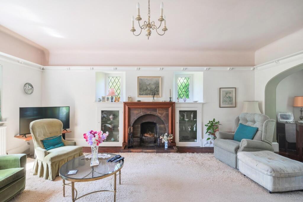The Avenue, Tadworth - Image 2