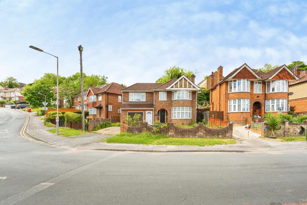 Whitelands Road, High Wycombe - Image 2