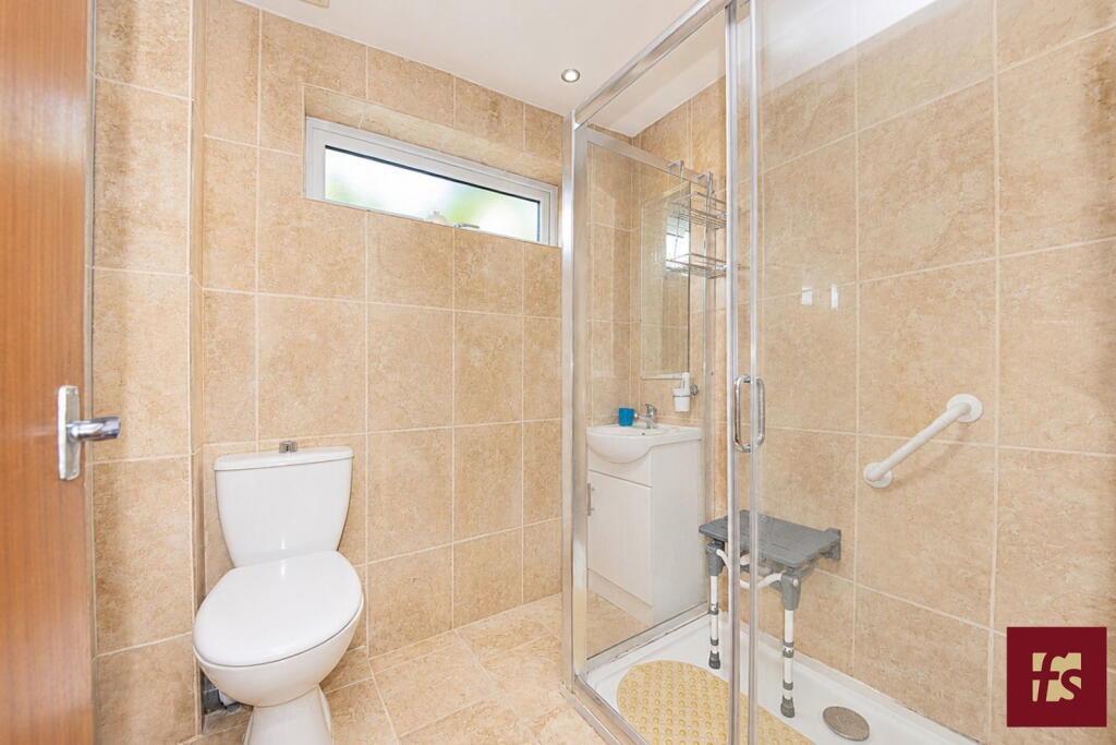 Mulberry Close, Crowthorne, Berkshire, RG45 7LG - Image 3