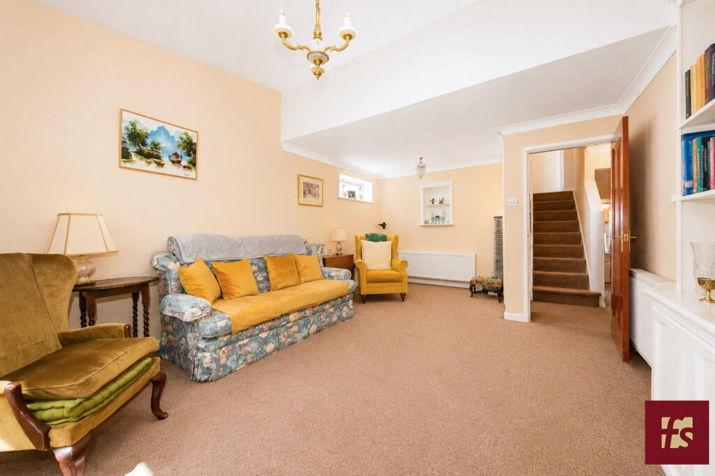 Mulberry Close, Crowthorne, Berkshire, RG45 7LG - Image 6