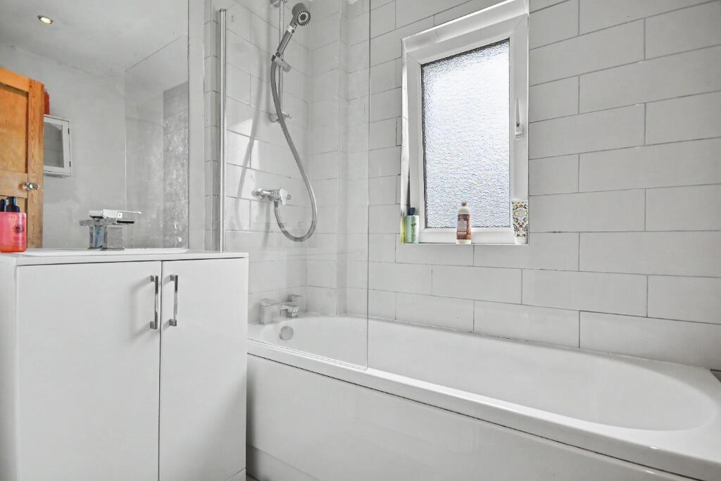 Lyle Road, Inverclyde, Greenock, PA16 - Image 16