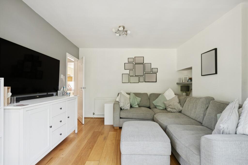 Lemsford Lane, Welwyn Garden City, Hertfordshire, AL8 - Image 5