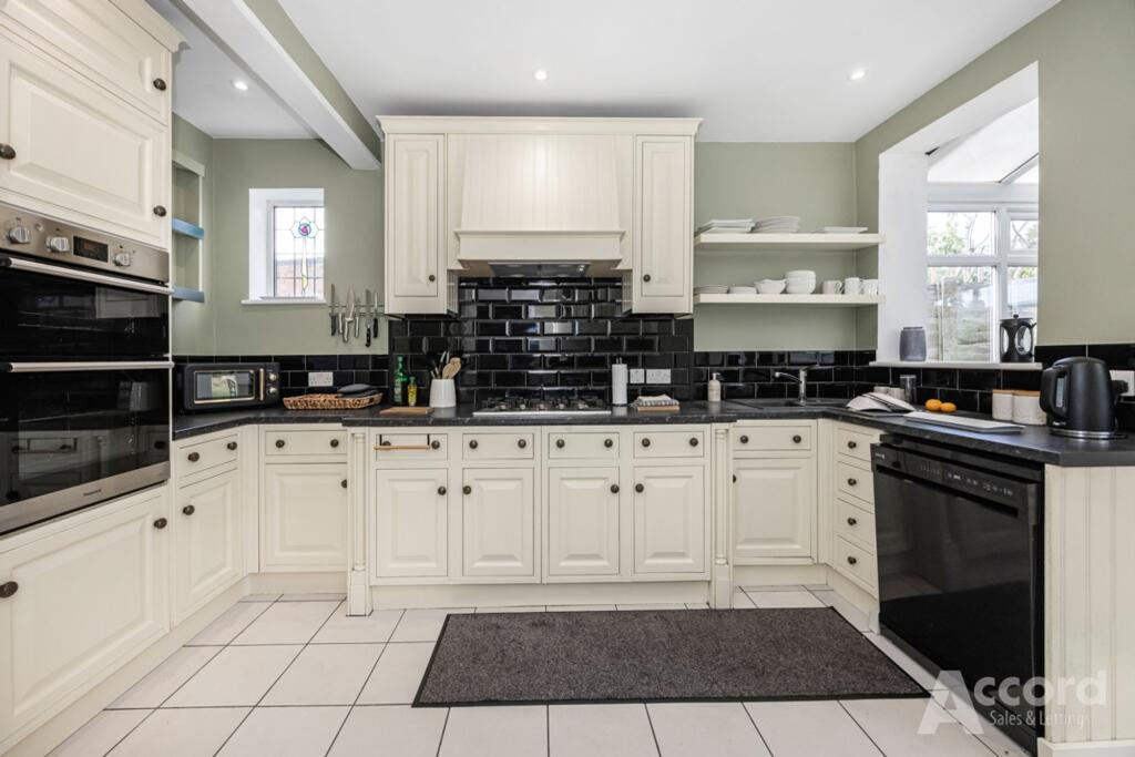 Mawney Road, Romford, RM7 - Image 2
