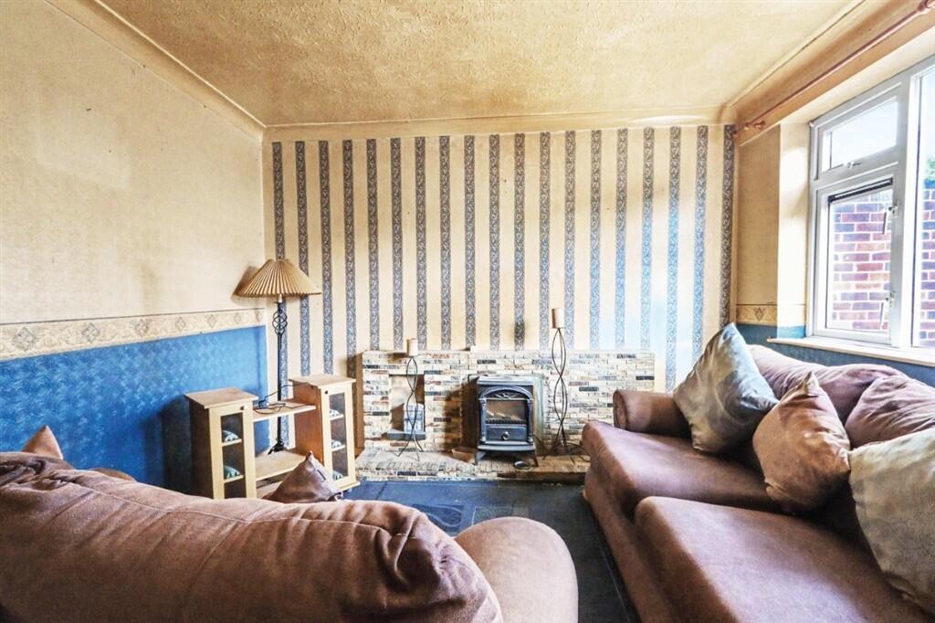 Lilac Crescent, Edlington, DONCASTER - Image 3