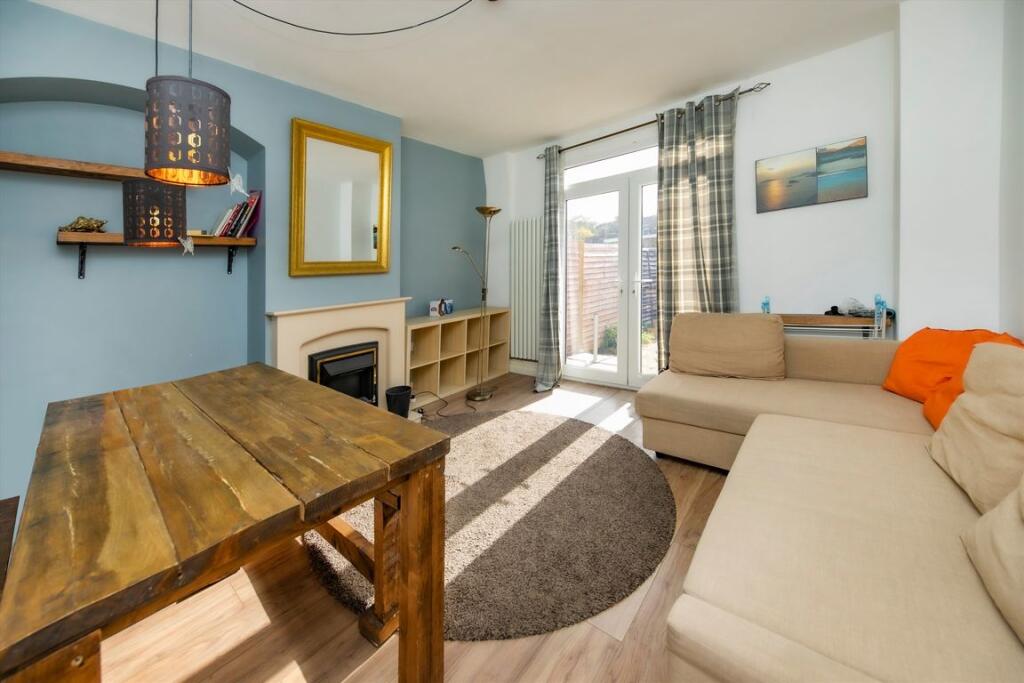 Bentworth Road, Shepherds Bush - Image 2