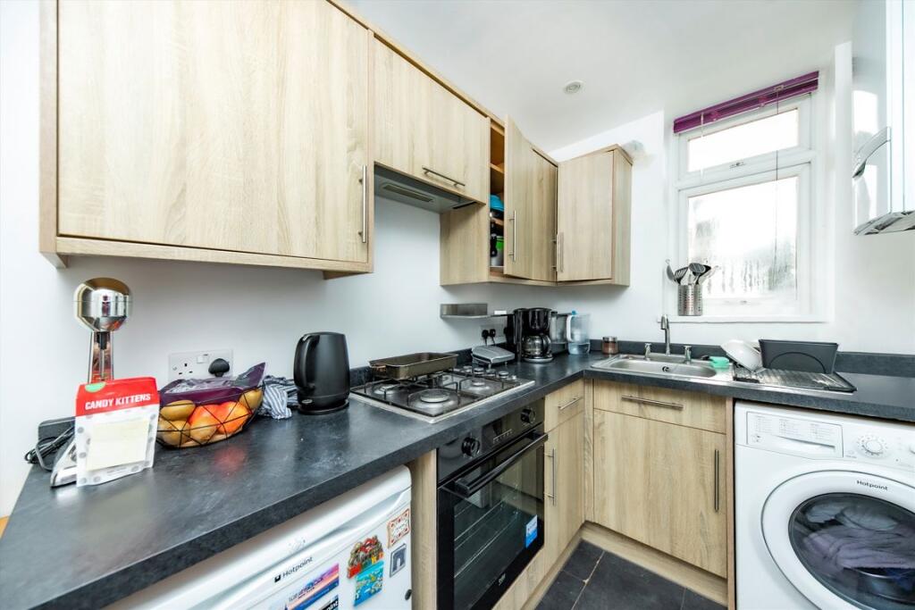 Bentworth Road, Shepherds Bush - Image 3