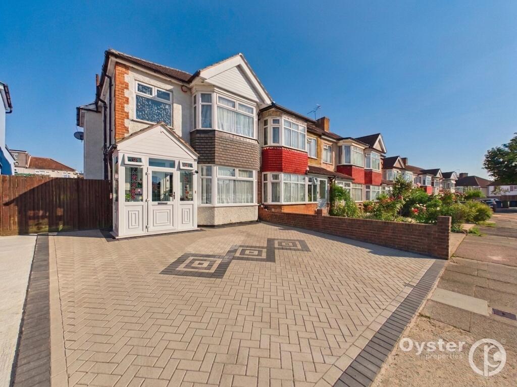 View property at Camrose Avenue, Edgware, HA8