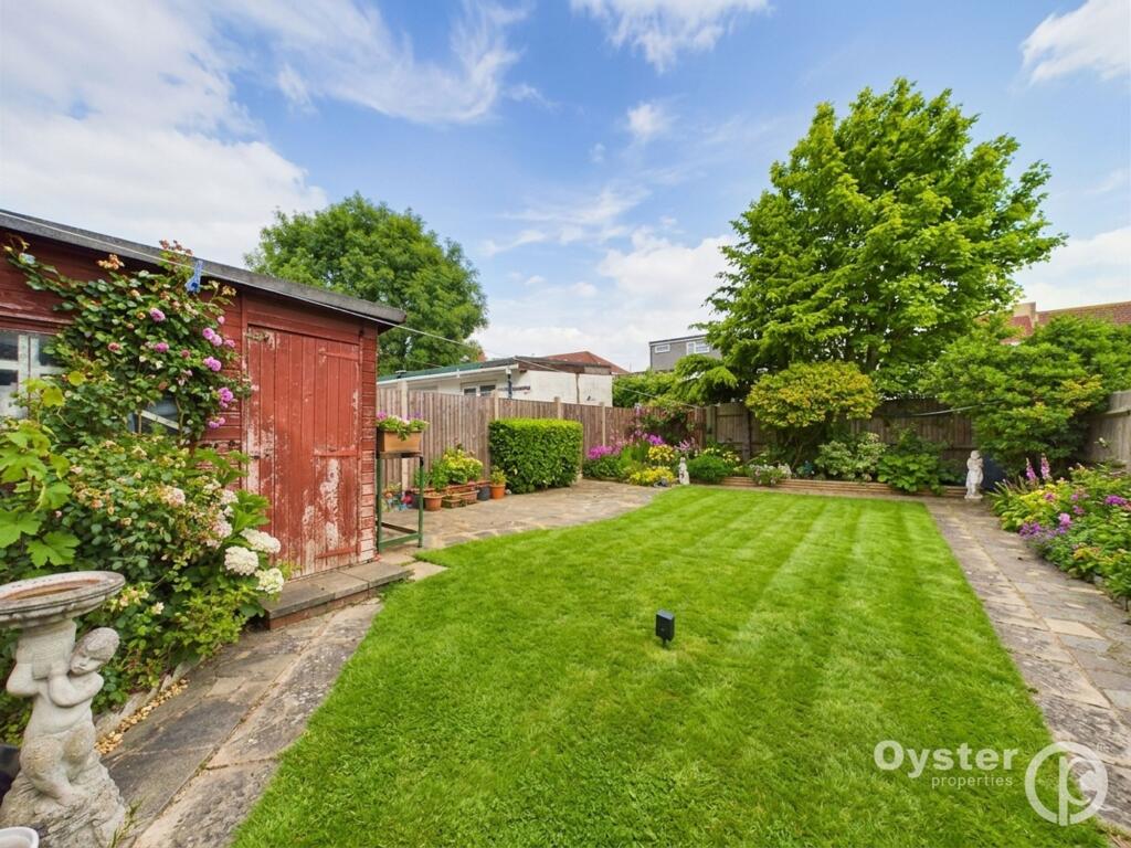 Camrose Avenue, Edgware, HA8 - Image 16