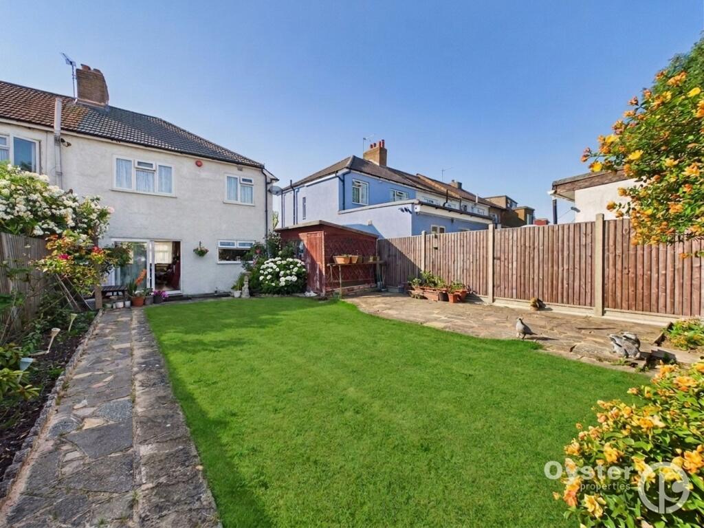 Camrose Avenue, Edgware, HA8 - Image 17