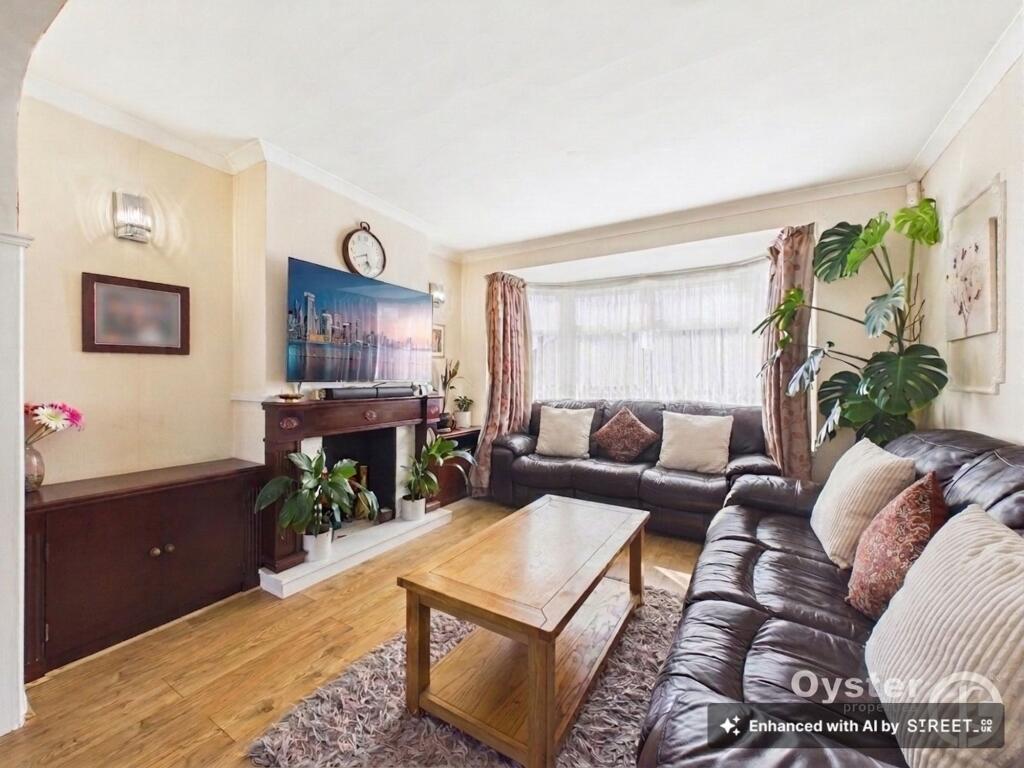 Camrose Avenue, Edgware, HA8 - Image 3