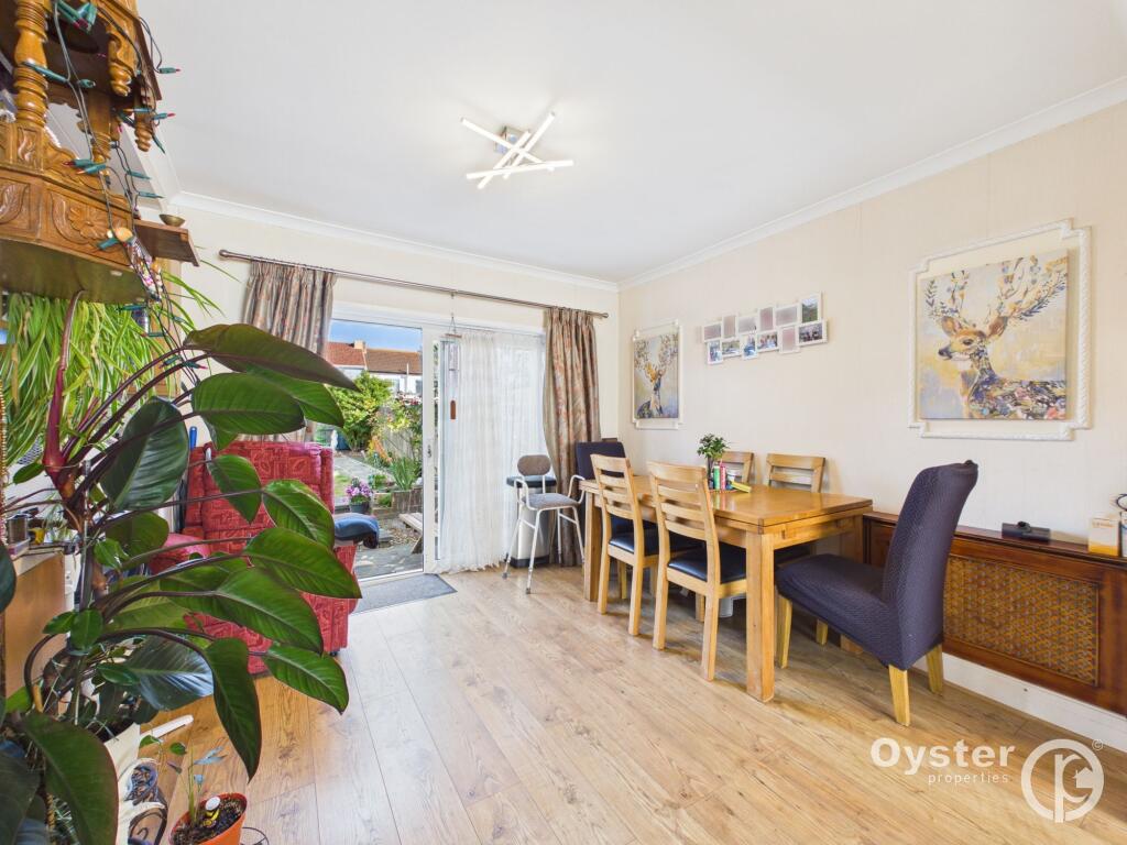 Camrose Avenue, Edgware, HA8 - Image 6