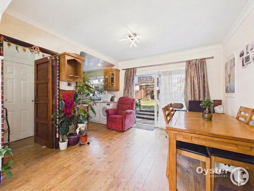 Camrose Avenue, Edgware, HA8 - Image 7