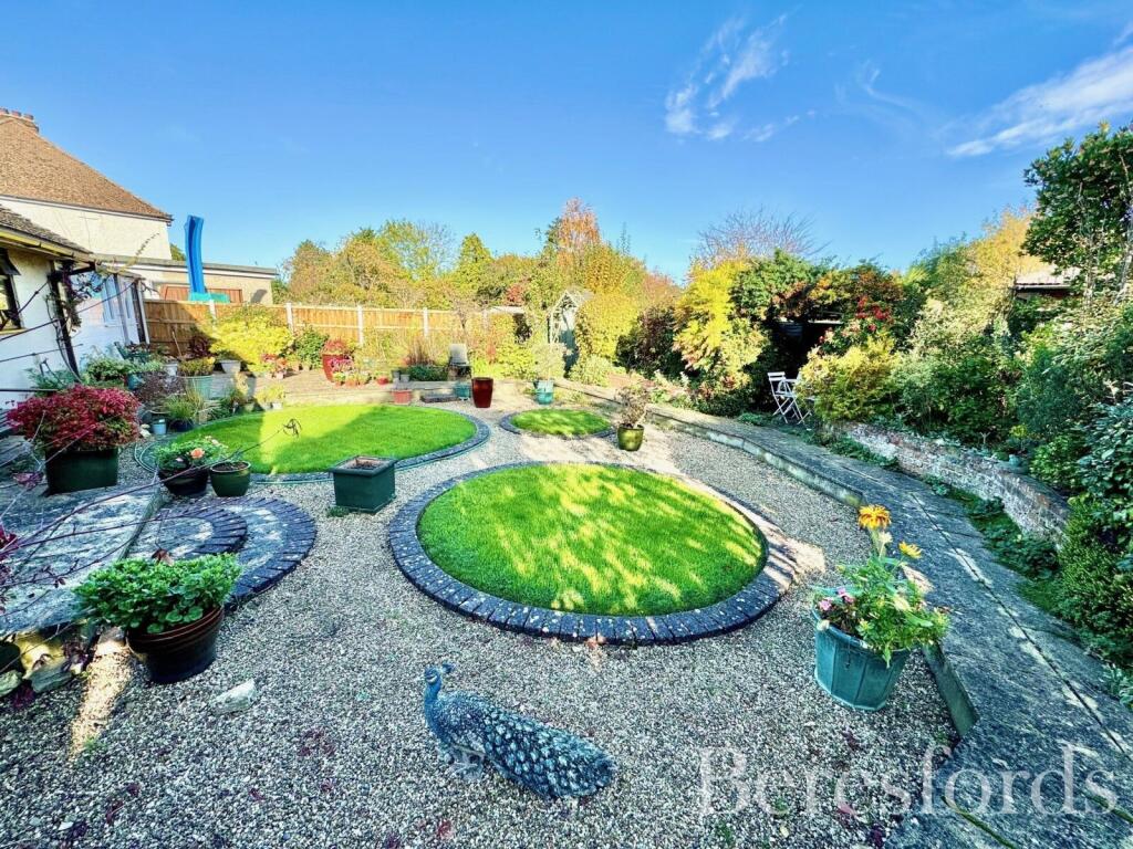 Plume Avenue, Colchester, CO3 - Image 2