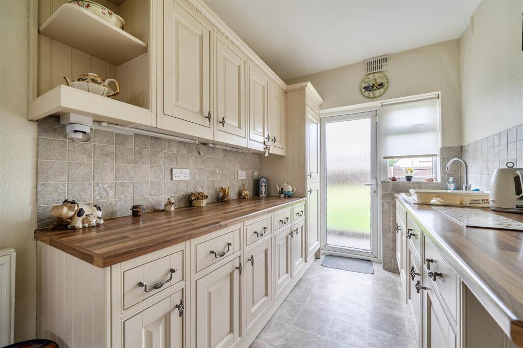 Victoria Road, Ruislip, HA4 - Image 7