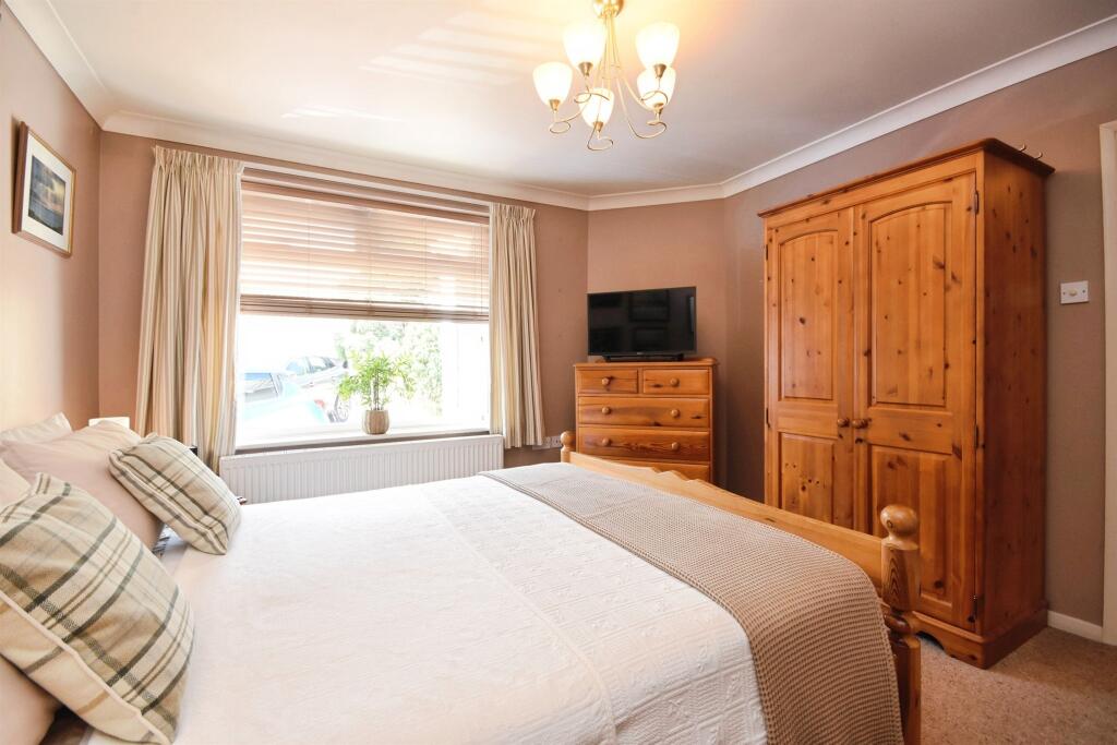 Priory Close, Pilgrims Hatch, Brentwood - Image 10