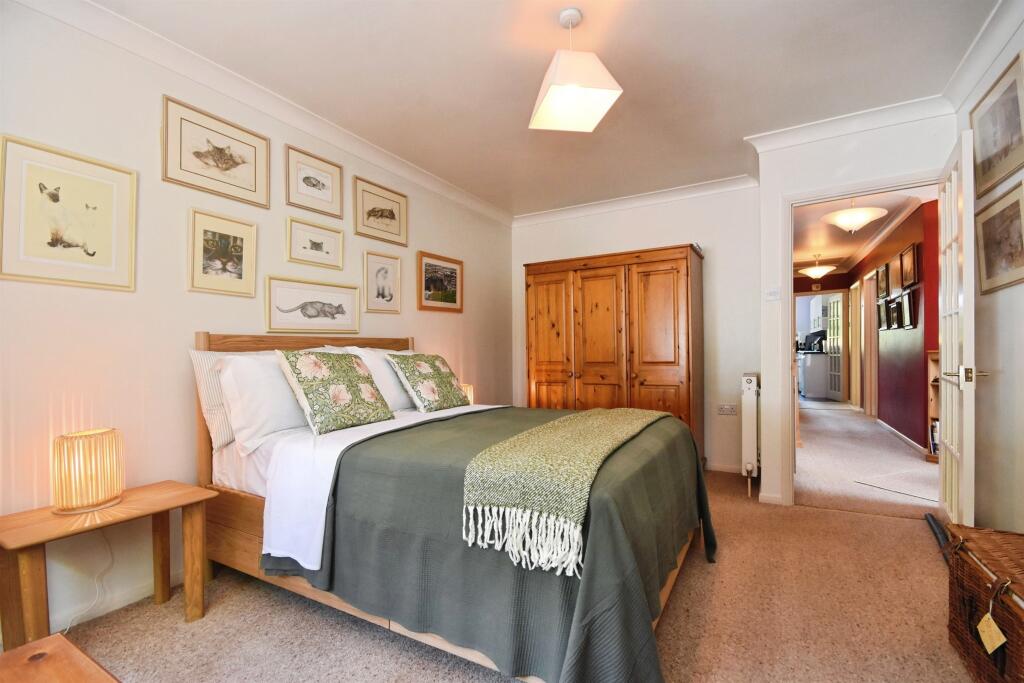 Priory Close, Pilgrims Hatch, Brentwood - Image 12