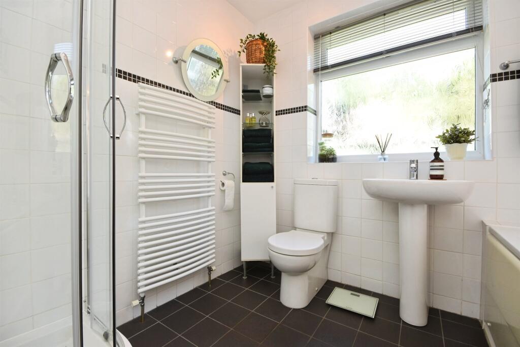 Priory Close, Pilgrims Hatch, Brentwood - Image 14