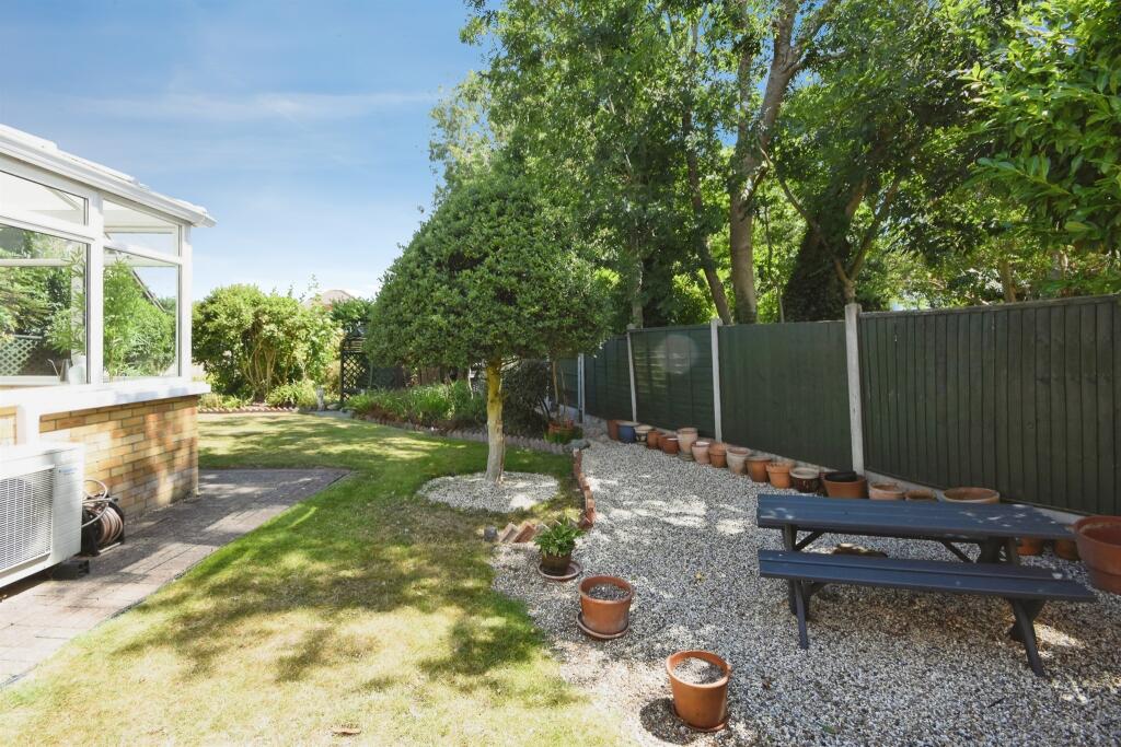 Priory Close, Pilgrims Hatch, Brentwood - Image 18