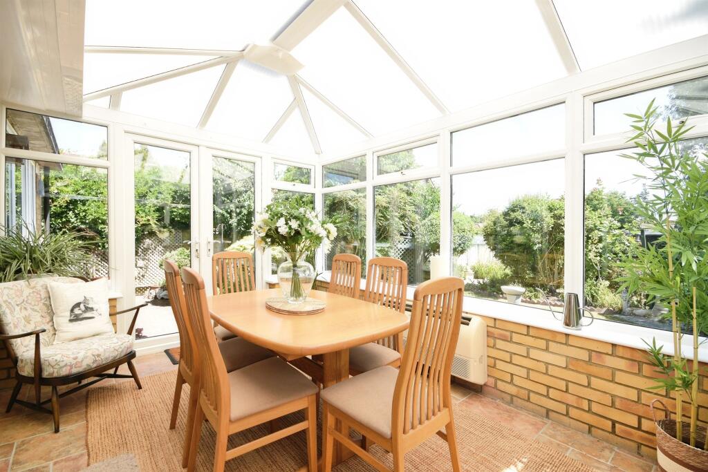 Priory Close, Pilgrims Hatch, Brentwood - Image 6