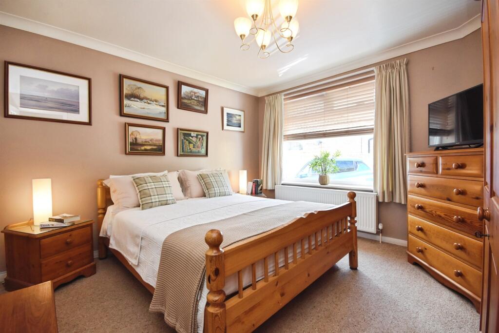Priory Close, Pilgrims Hatch, Brentwood - Image 9