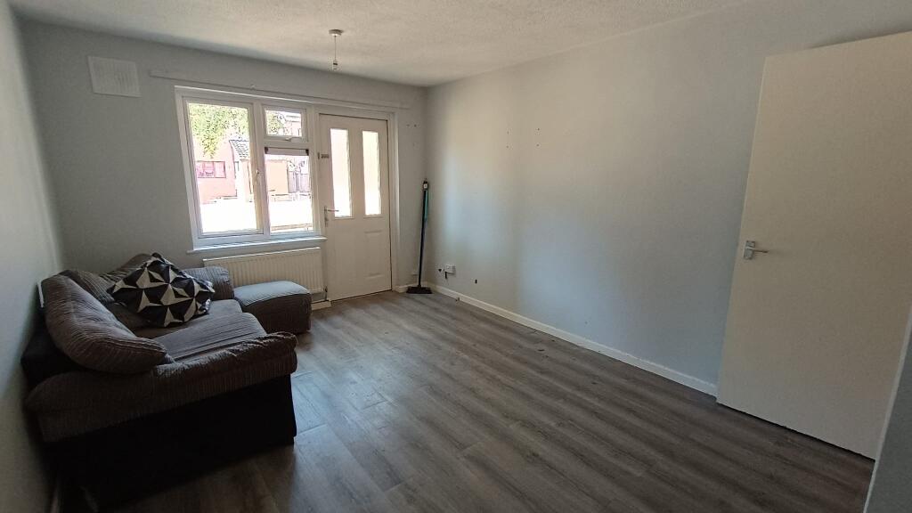 9 Fishers Close, Norwich, Norfolk NR5 0QH - Image 2