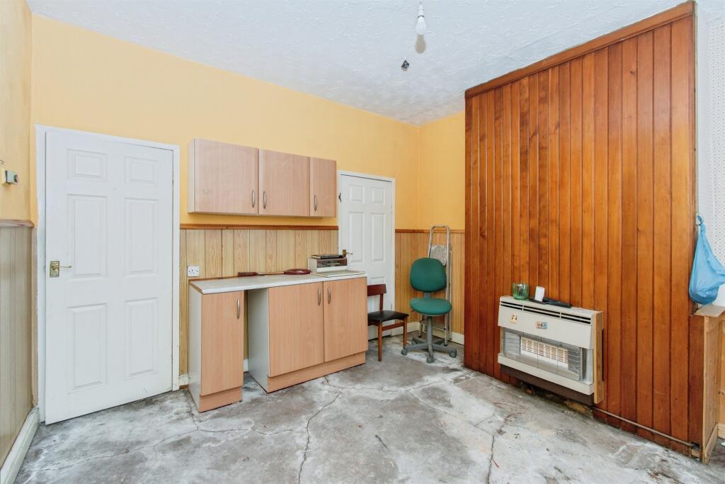Bradley Avenue, Castleford - Image 7