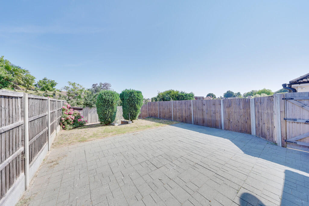 Renton Drive, Orpington - Image 12