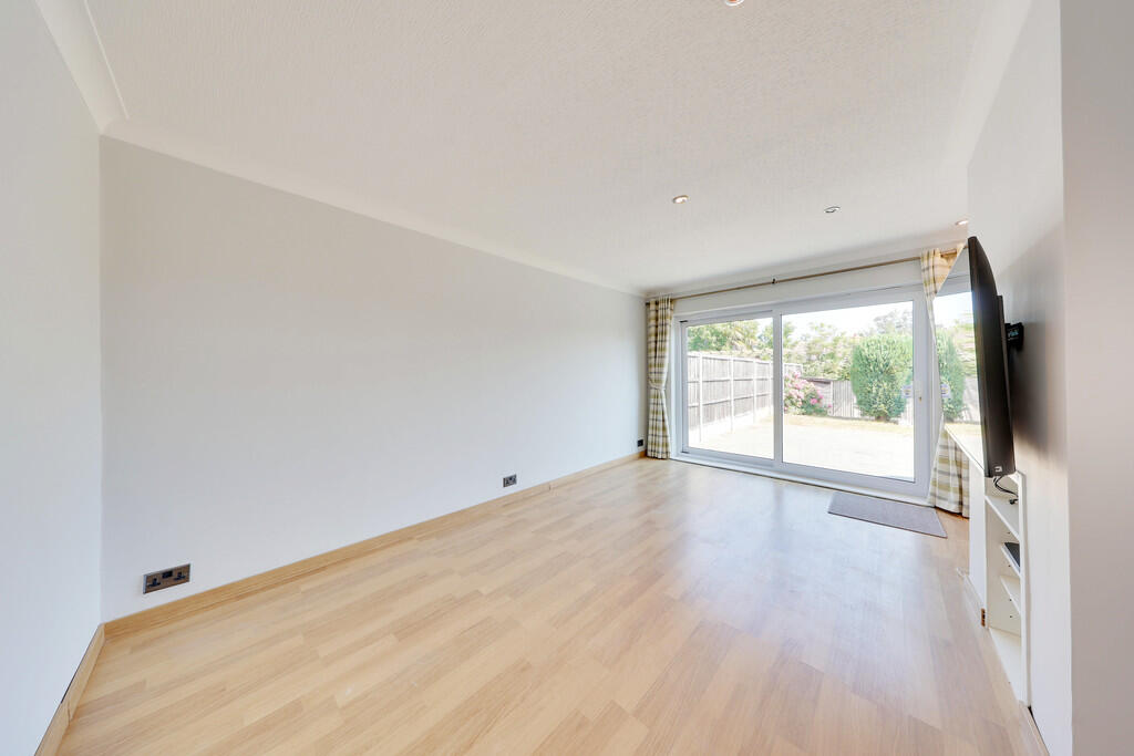 Renton Drive, Orpington - Image 7