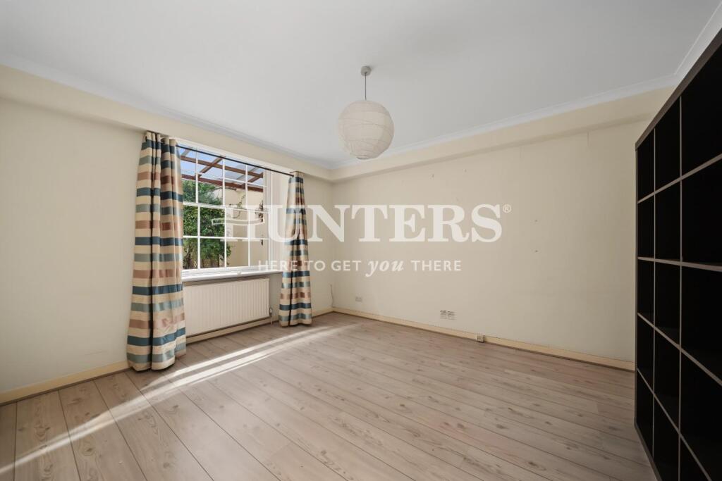Sussex Gardens, Hyde Park, London, W2 - Image 1