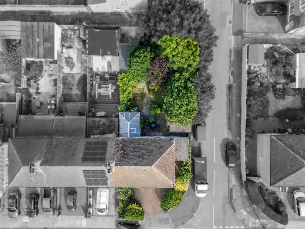 Denton Court Road, Gravesend, Kent, DA12 2HS - Image 2