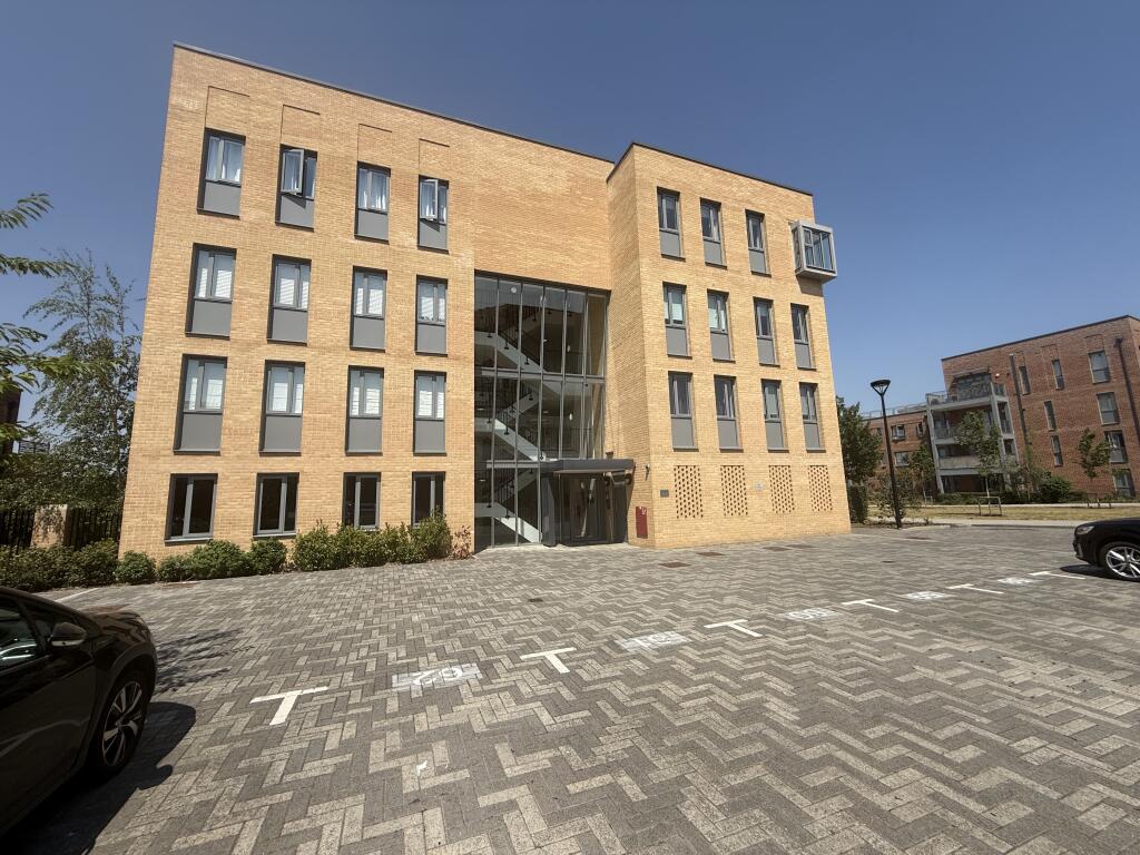 58 Renard Way, Trumpington, Cambridge, Cambridgeshire CB2 9EW - Image 1