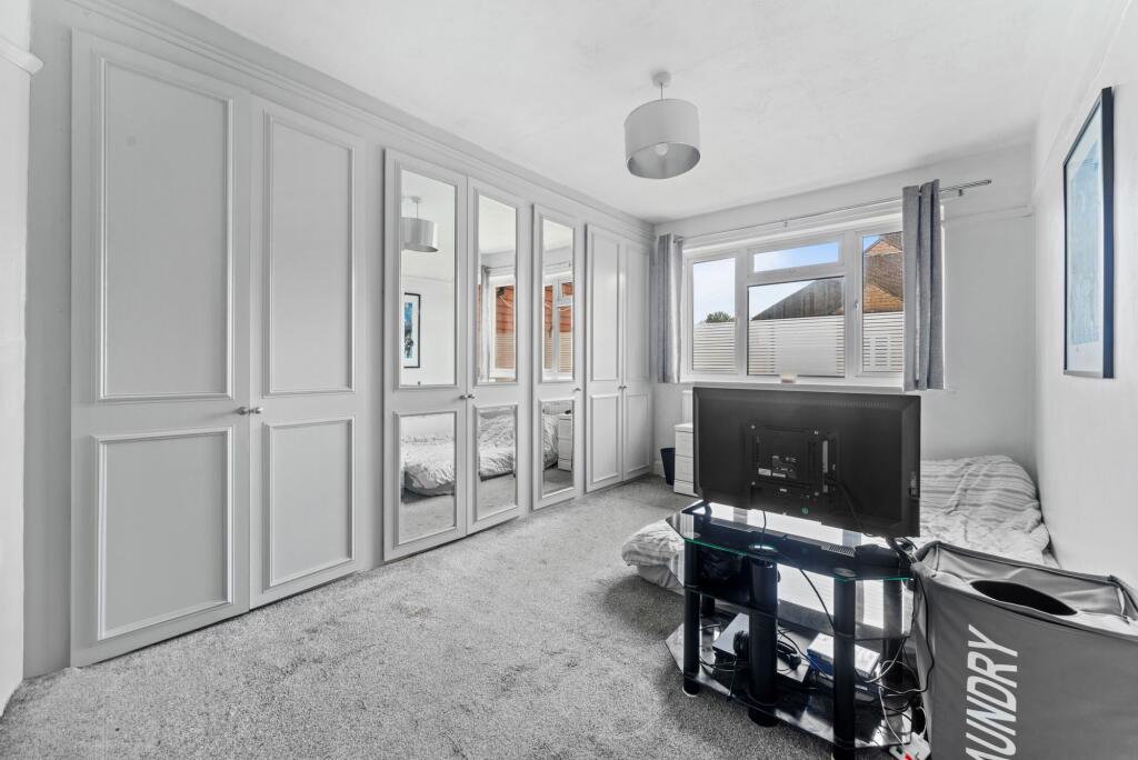Parkdale Crescent, Worcester Park, KT4 - Image 15