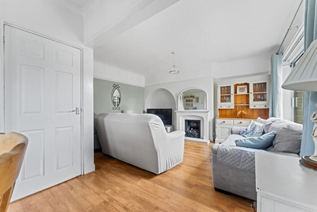 Parkdale Crescent, Worcester Park, KT4 - Image 4