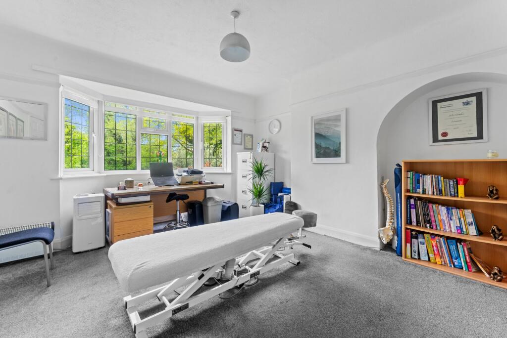 Parkdale Crescent, Worcester Park, KT4 - Image 7
