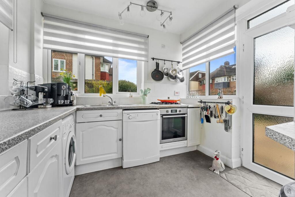 Parkdale Crescent, Worcester Park, KT4 - Image 8