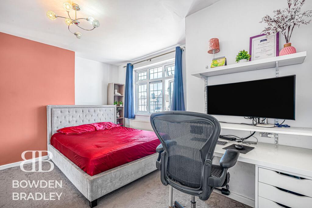 Crown Road, Barkingside, IG6 - Image 15