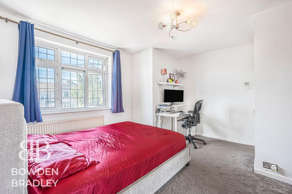 Crown Road, Barkingside, IG6 - Image 16