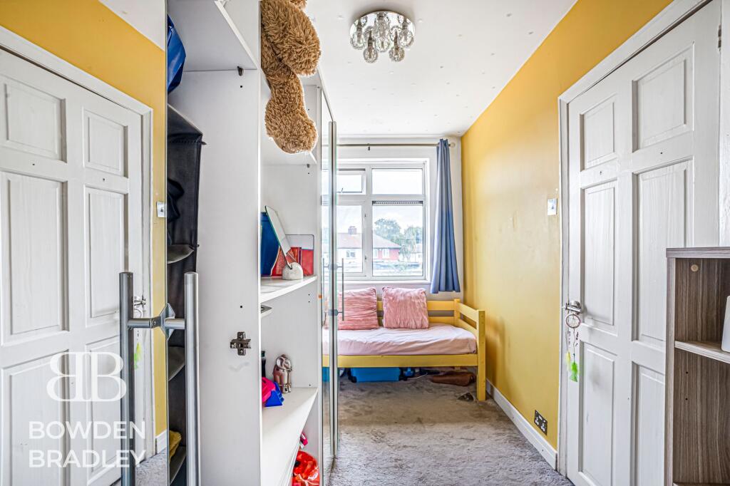 Crown Road, Barkingside, IG6 - Image 17