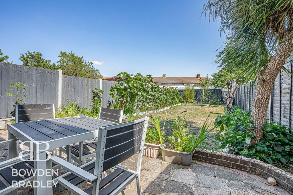 Crown Road, Barkingside, IG6 - Image 19