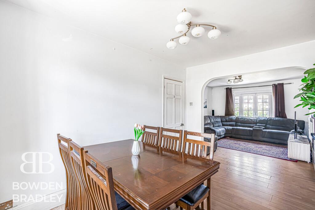 Crown Road, Barkingside, IG6 - Image 4