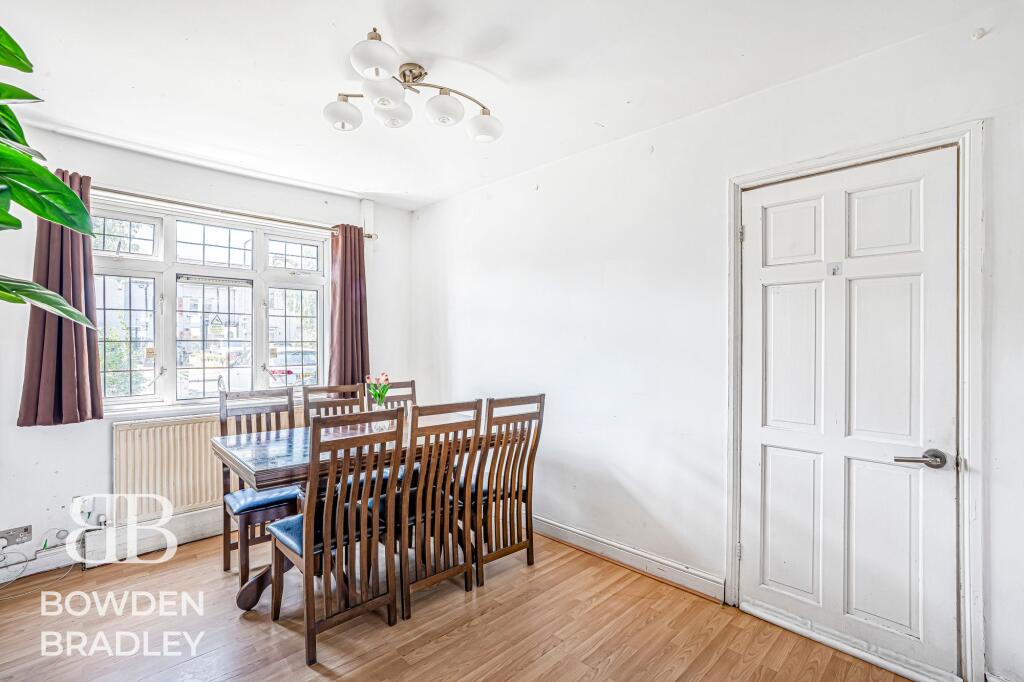 Crown Road, Barkingside, IG6 - Image 5
