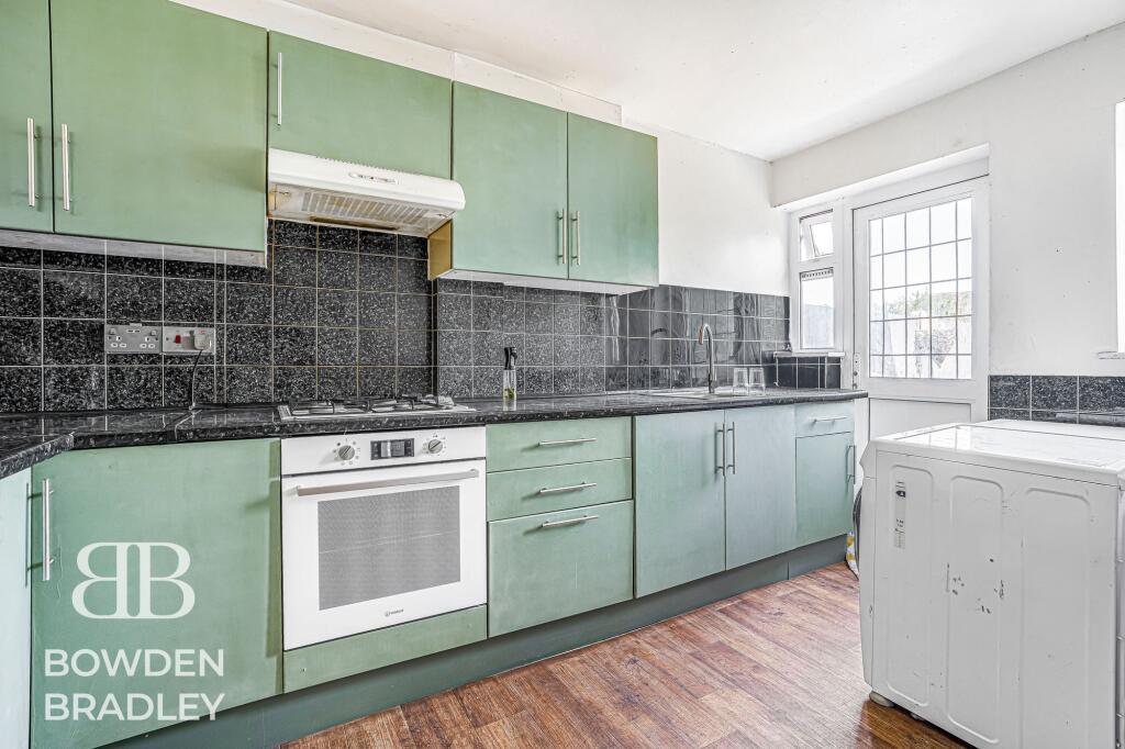 Crown Road, Barkingside, IG6 - Image 6