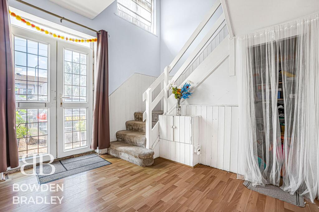 Crown Road, Barkingside, IG6 - Image 8