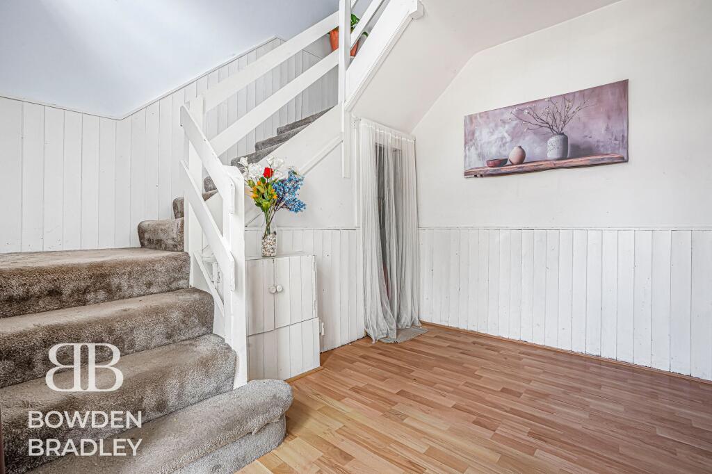 Crown Road, Barkingside, IG6 - Image 9