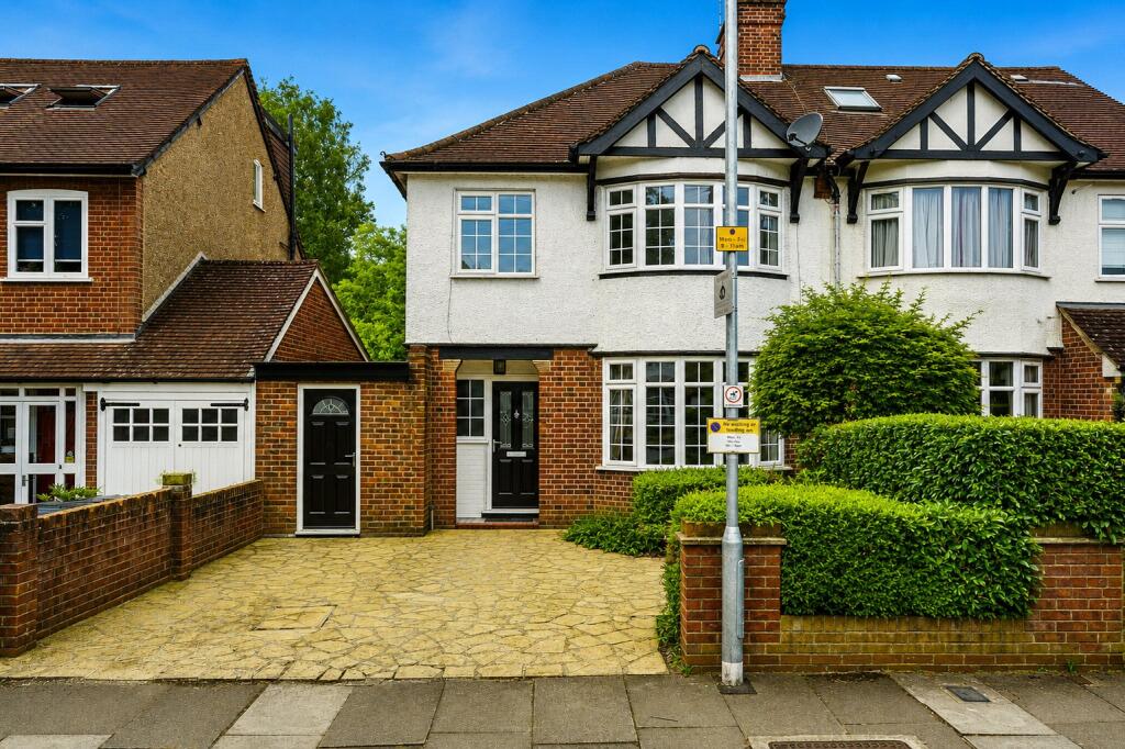 Gade Avenue, Watford, Hertfordshire, WD18 - Image 2