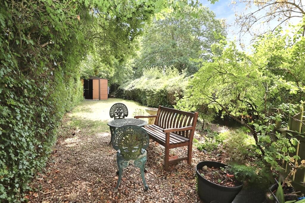 West Street, Adstock, MK18 - Image 3
