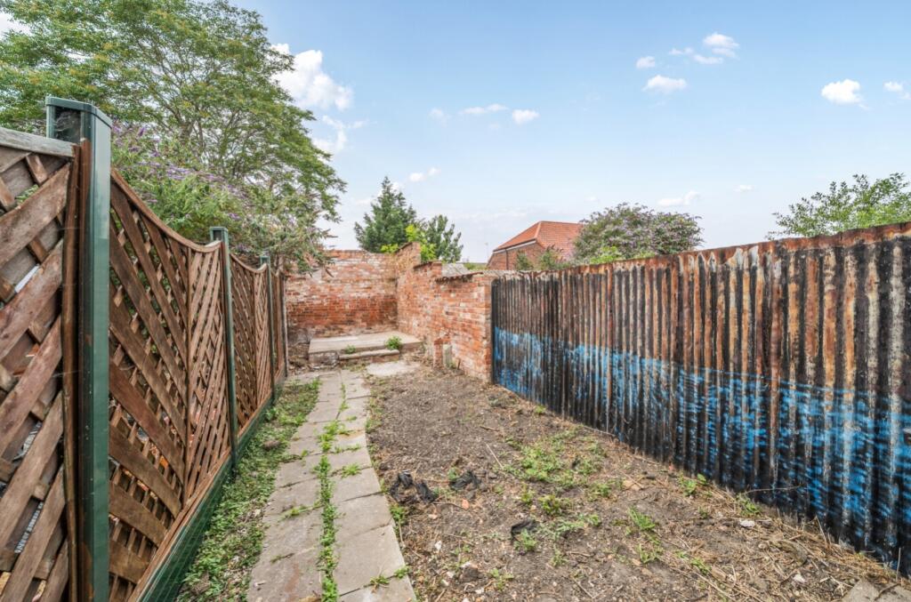 Commercial Road, Grantham, Lincolnshire, NG31 - Image 4