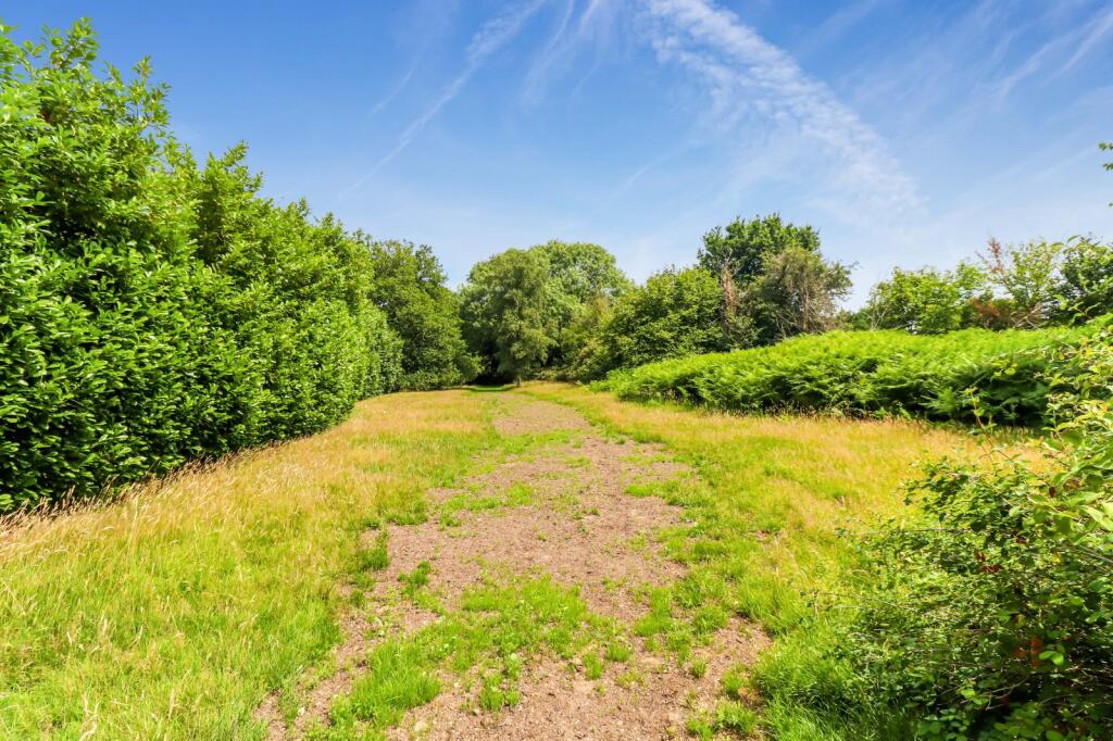 Newbarn Lane, Seer Green, Beaconsfield, Buckinghamshire, HP9 - Image 6
