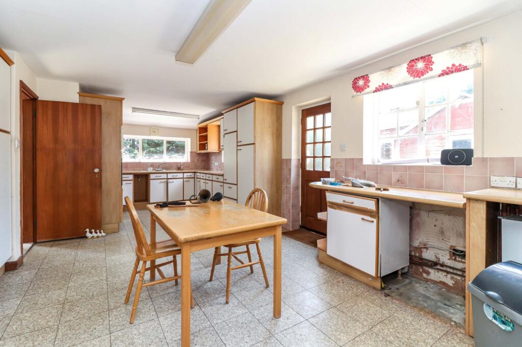 Newbarn Lane, Seer Green, Beaconsfield, Buckinghamshire, HP9 - Image 7