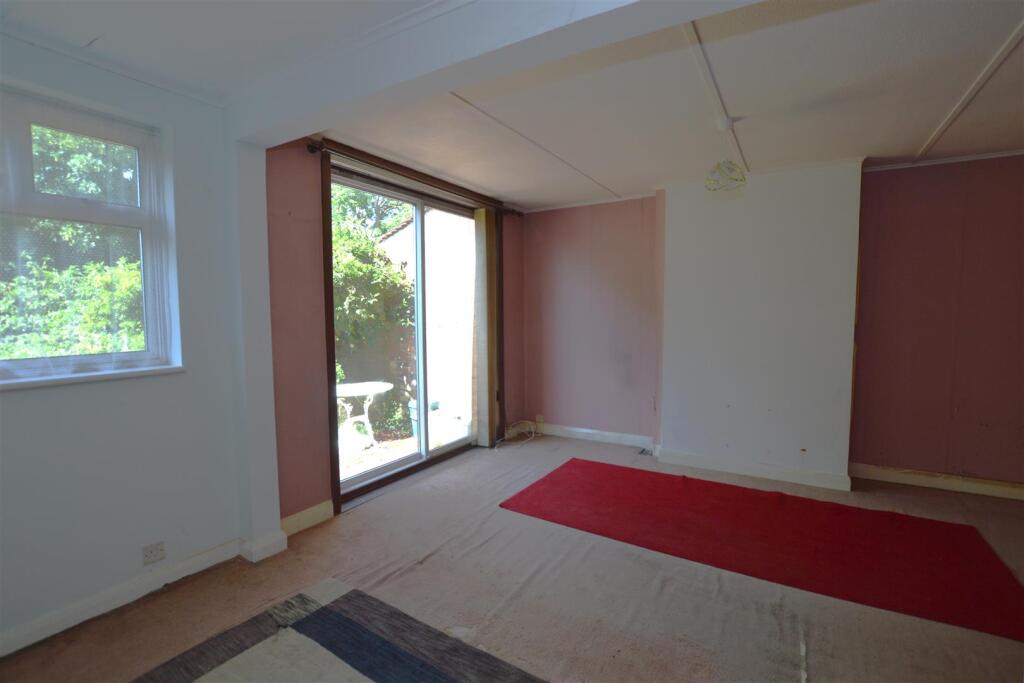 Lyndhurst Avenue, Whitton - Image 11